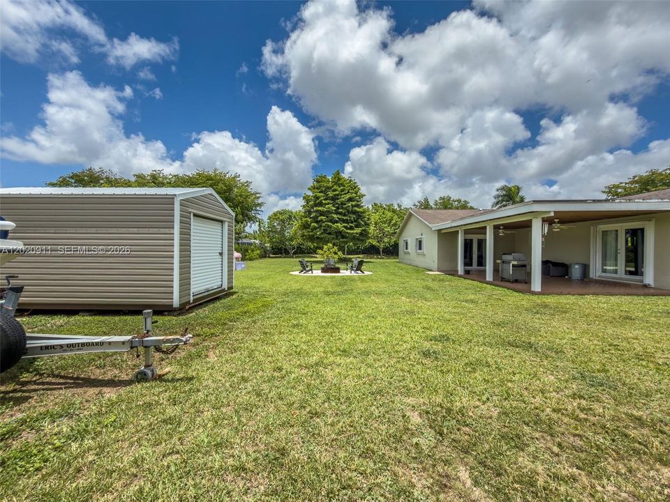 Active With Contract: $700,000 (3 beds, 2 baths, 2225 Square Feet)
