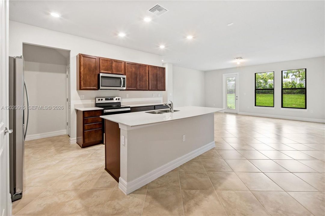 For Sale: $599,000 (3 beds, 2 baths, 1754 Square Feet)