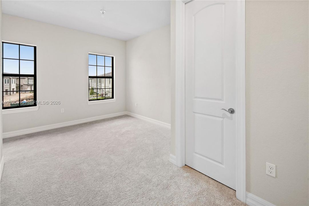 For Sale: $599,000 (3 beds, 2 baths, 1754 Square Feet)