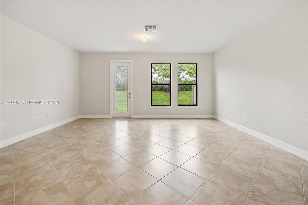 For Sale: $599,000 (3 beds, 2 baths, 1754 Square Feet)