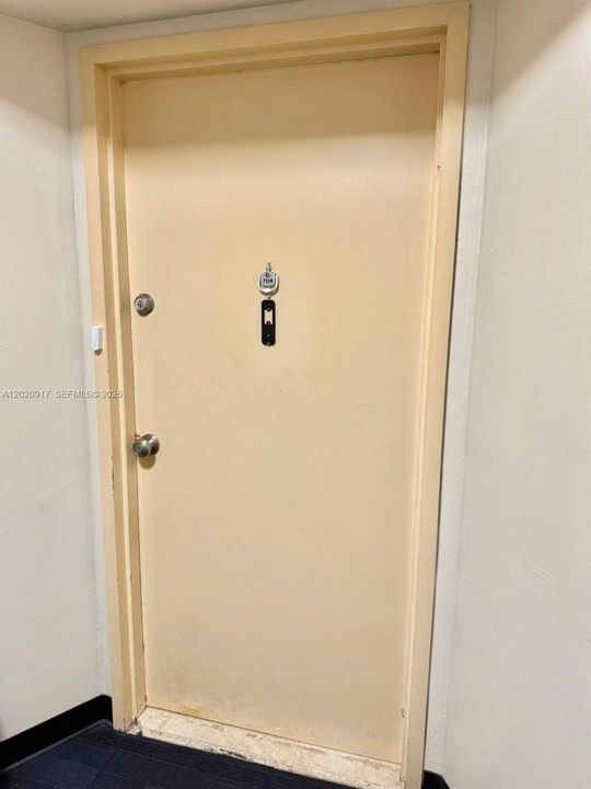 En Venta: $165,000 (1 camas, 2 baños, 861 Pies cuadrados)