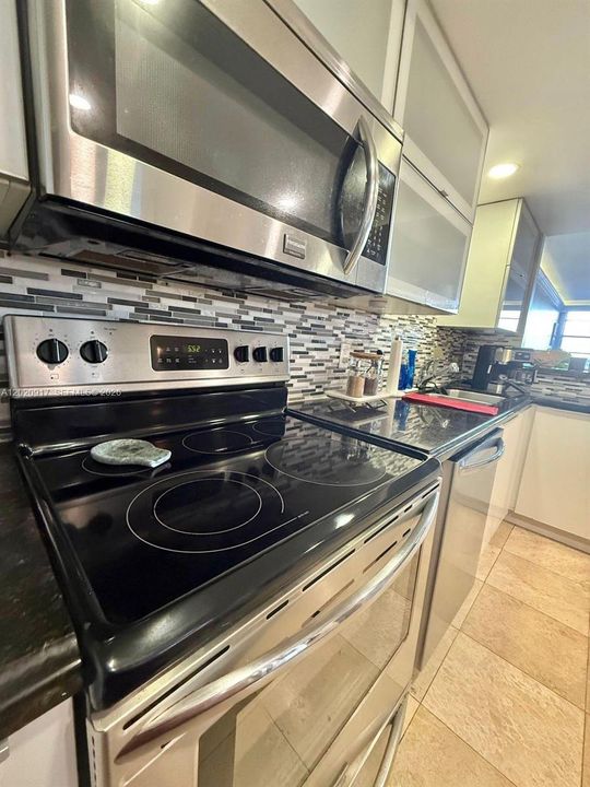 En Venta: $165,000 (1 camas, 2 baños, 861 Pies cuadrados)