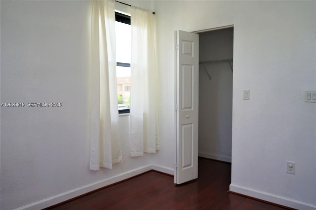 For Rent: $4,300 (4 beds, 2 baths, 1862 Square Feet)