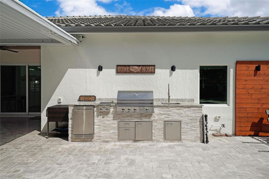 Outdoor Kitchen