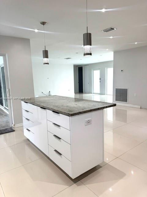 For Rent: $3,700 (3 beds, 2 baths, 1577 Square Feet)