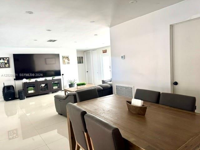 For Rent: $3,700 (3 beds, 2 baths, 1577 Square Feet)