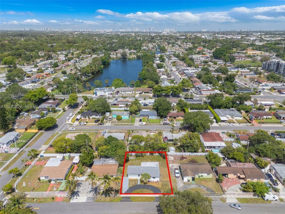 En Venta: $560,000 (3 camas, 2 baños, 1305 Pies cuadrados)