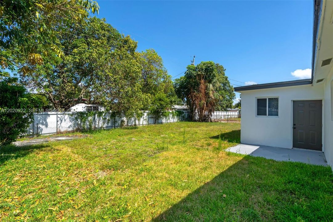 En Venta: $560,000 (3 camas, 2 baños, 1305 Pies cuadrados)