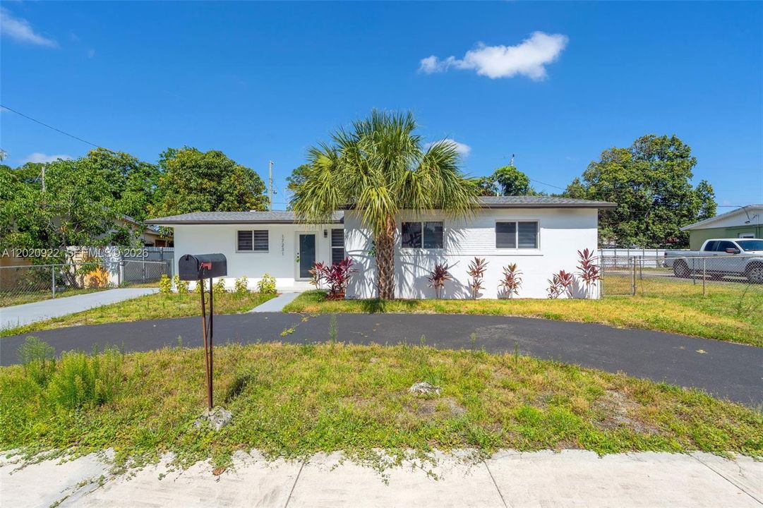 En Venta: $560,000 (3 camas, 2 baños, 1305 Pies cuadrados)