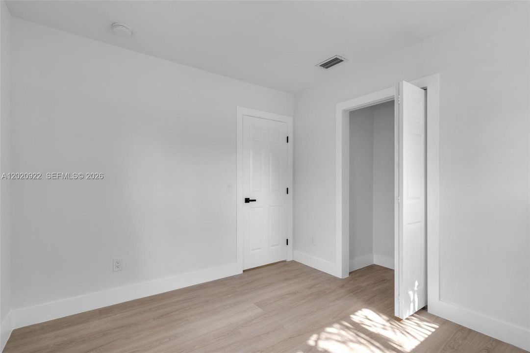 En Venta: $560,000 (3 camas, 2 baños, 1305 Pies cuadrados)