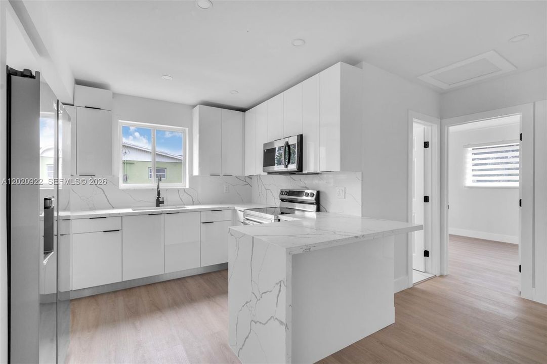 En Venta: $560,000 (3 camas, 2 baños, 1305 Pies cuadrados)