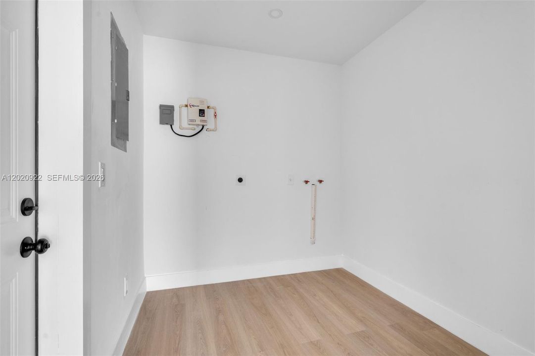 En Venta: $560,000 (3 camas, 2 baños, 1305 Pies cuadrados)