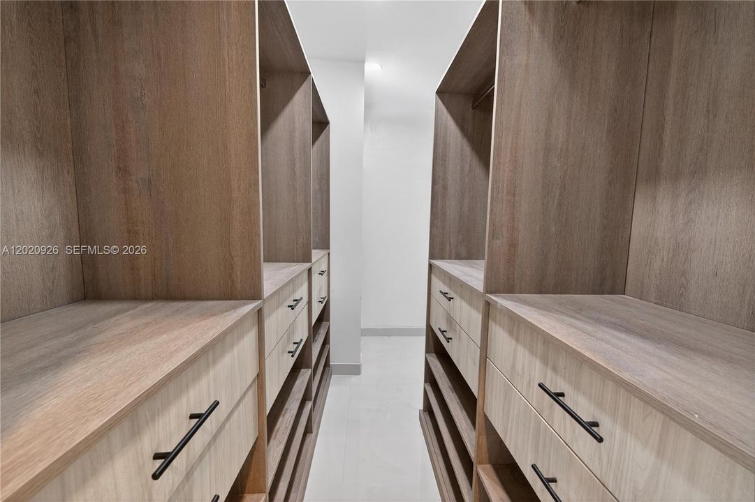 В аренду: $40,000 (4 спален, 3 ванн, 3668 Квадратных фут)