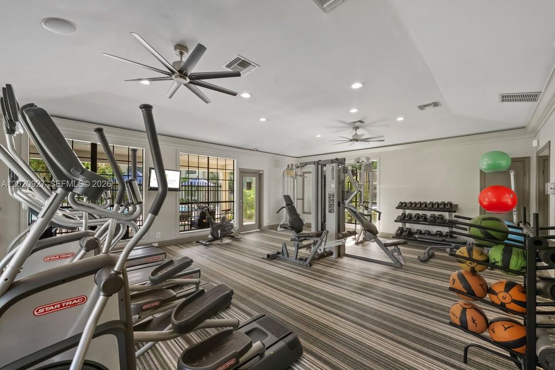 For Rent: $2,075 (1 beds, 1 baths, 680 Square Feet)