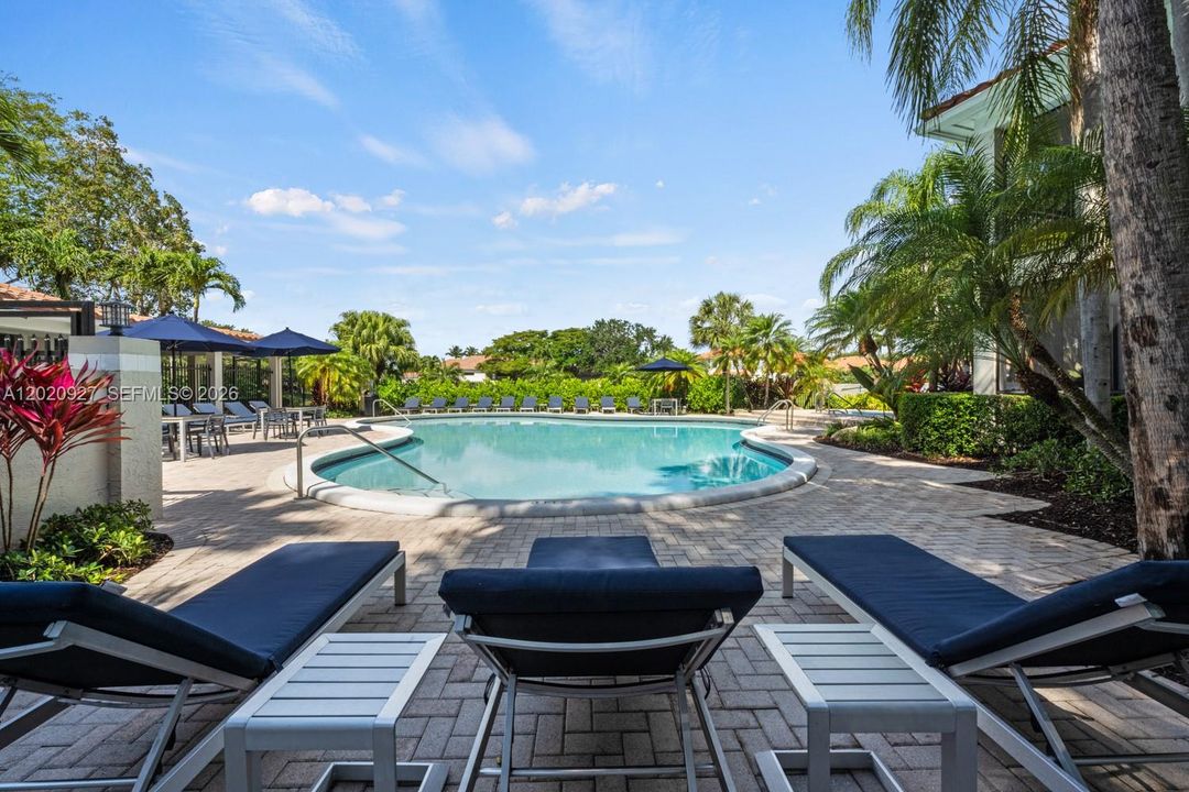 For Rent: $2,075 (1 beds, 1 baths, 680 Square Feet)