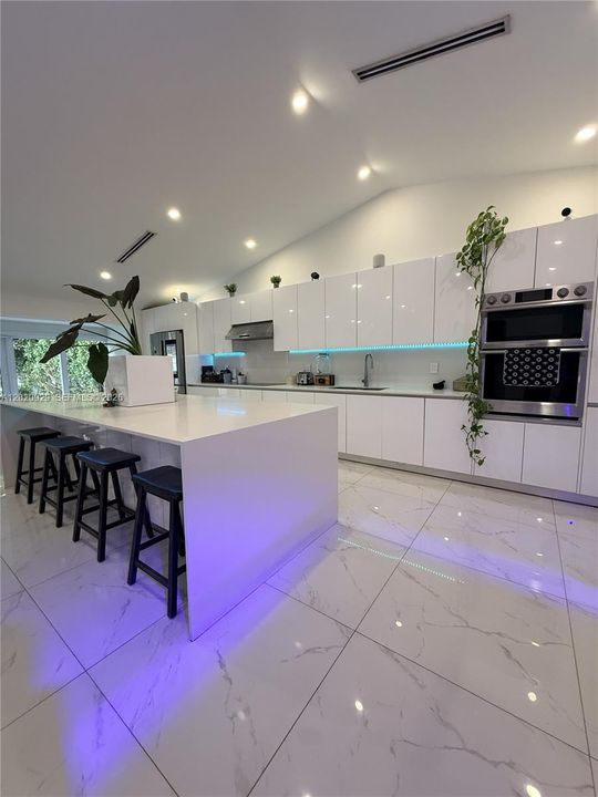 En Venta: $565,000 (3 camas, 2 baños, 1484 Pies cuadrados)