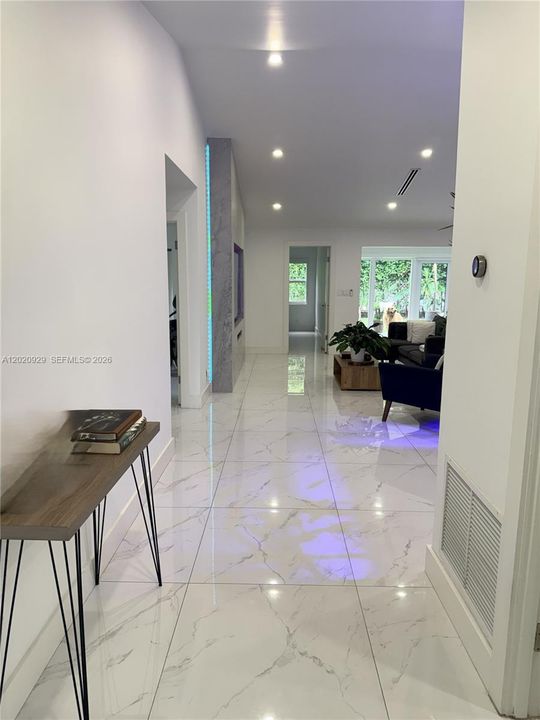 En Venta: $565,000 (3 camas, 2 baños, 1484 Pies cuadrados)
