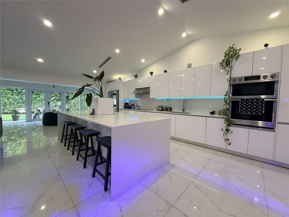 En Venta: $565,000 (3 camas, 2 baños, 1484 Pies cuadrados)