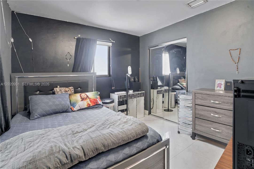 Active With Contract: $519,900 (4 beds, 3 baths, 1120 Square Feet)