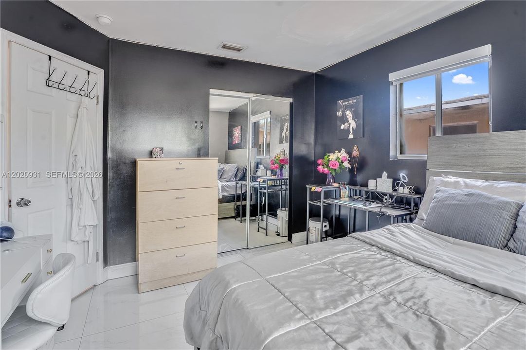 Active With Contract: $519,900 (4 beds, 3 baths, 1120 Square Feet)
