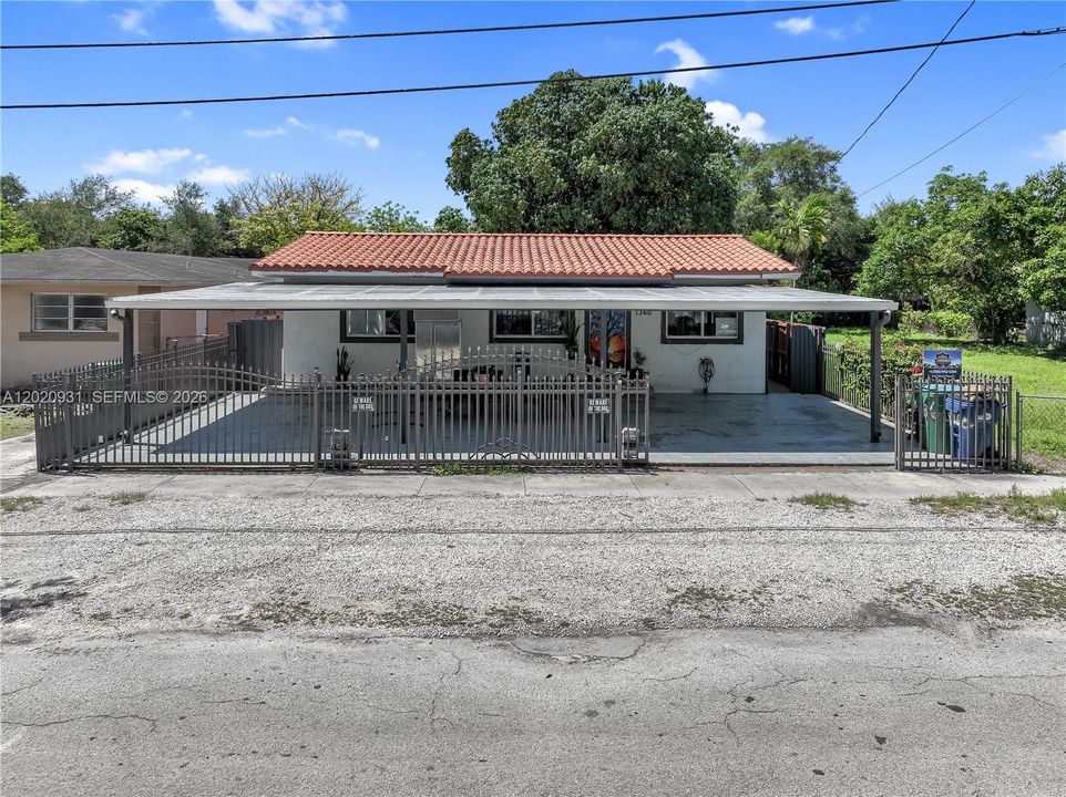 Active With Contract: $519,900 (4 beds, 3 baths, 1120 Square Feet)