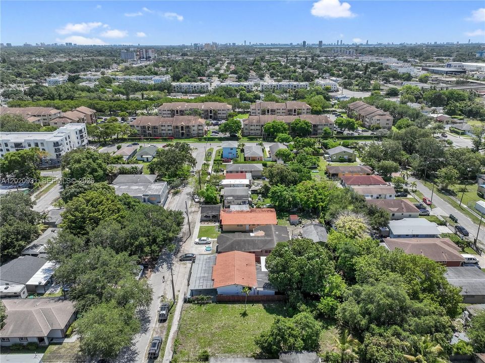 Active With Contract: $519,900 (4 beds, 3 baths, 1120 Square Feet)
