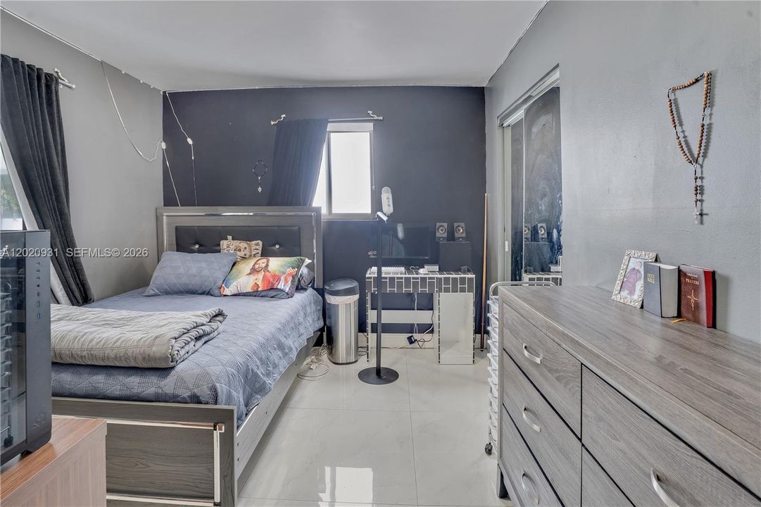 Active With Contract: $519,900 (4 beds, 3 baths, 1120 Square Feet)