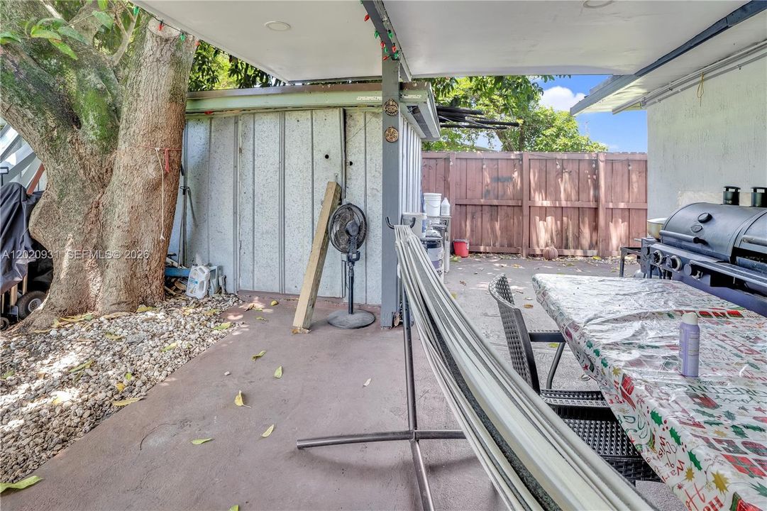 Active With Contract: $519,900 (4 beds, 3 baths, 1120 Square Feet)