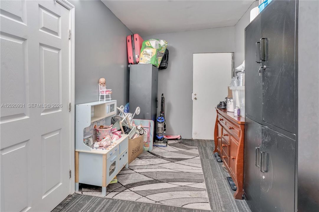 Active With Contract: $519,900 (4 beds, 3 baths, 1120 Square Feet)
