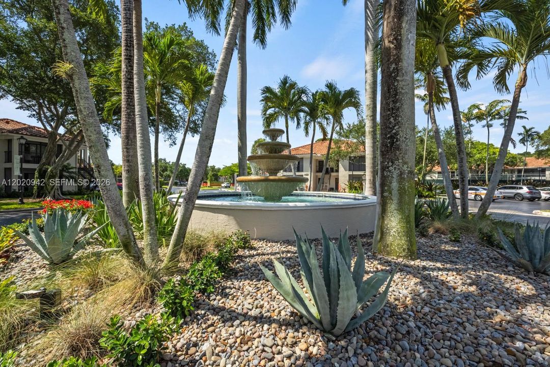 For Rent: $2,165 (1 beds, 1 baths, 758 Square Feet)