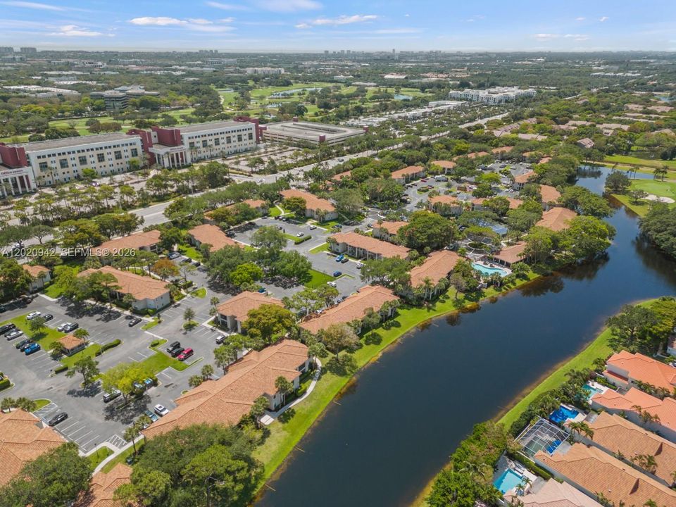 For Rent: $2,165 (1 beds, 1 baths, 758 Square Feet)
