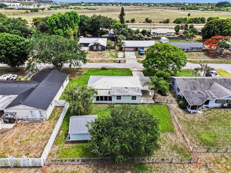 205 E SUGARLAND CIR CLEWISTON, FL 33440