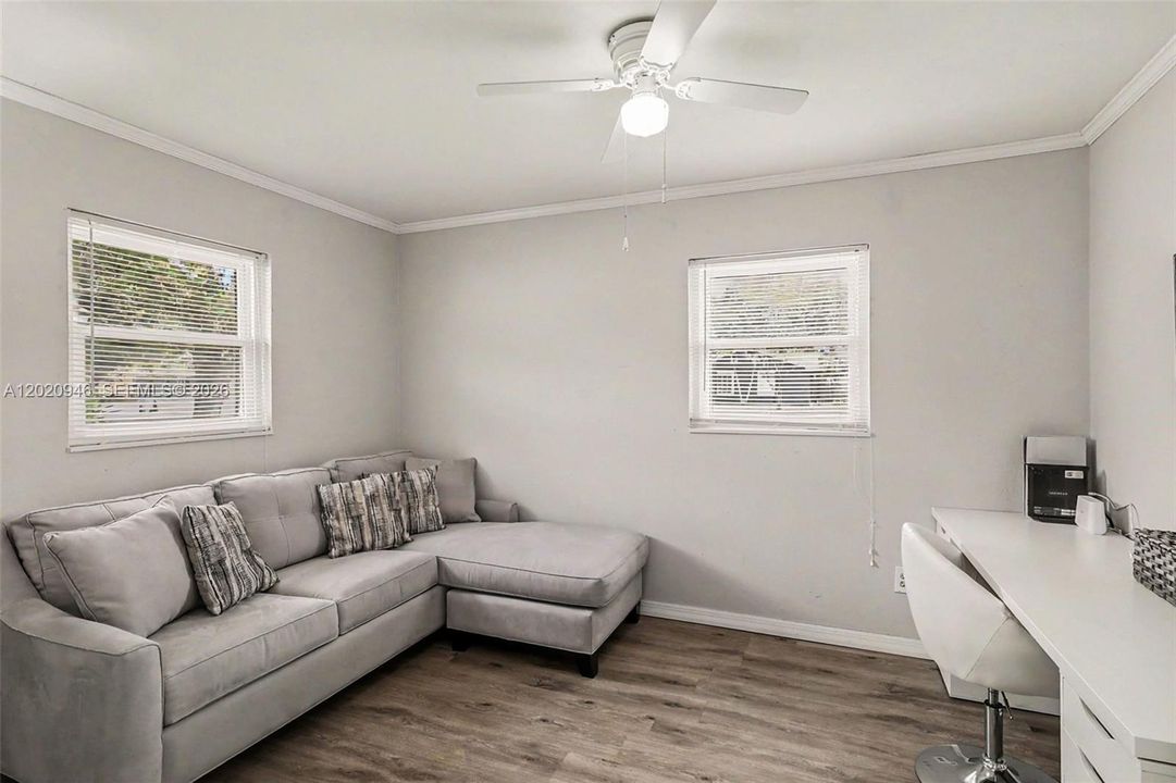 205 E SUGARLAND CIR CLEWISTON, FL 33440