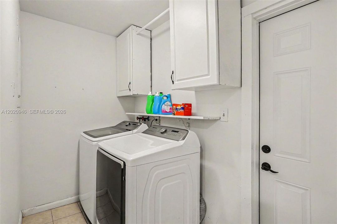 205 E SUGARLAND CIR CLEWISTON, FL 33440