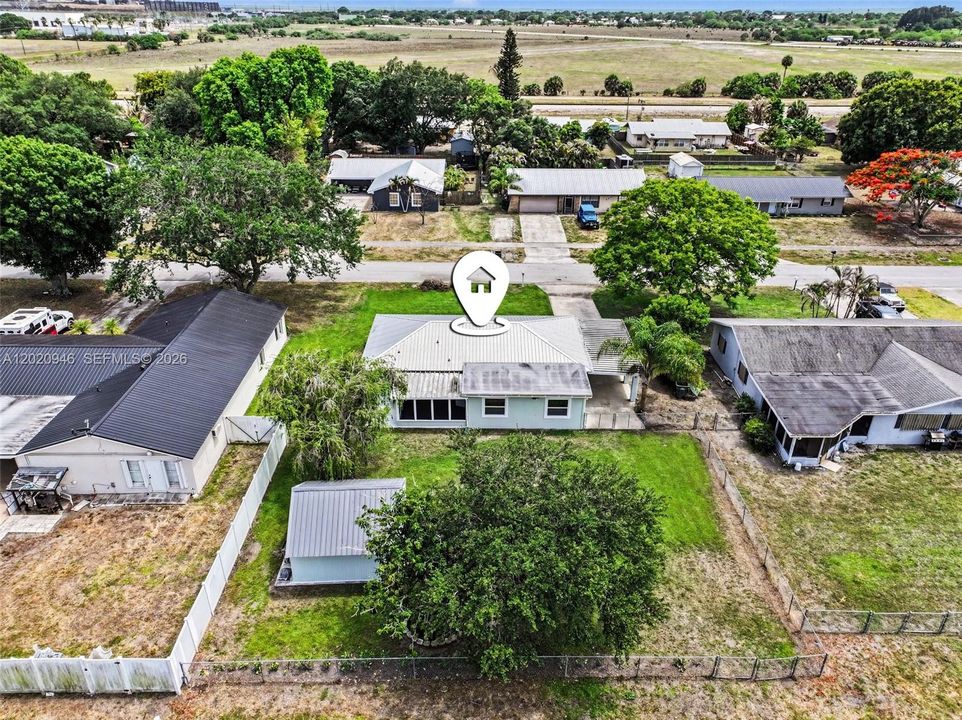 205 E SUGARLAND CIR CLEWISTON, FL 33440