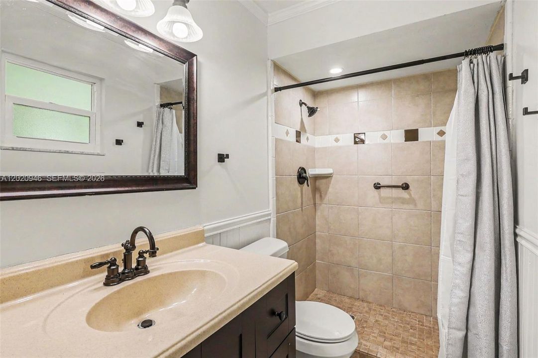 205 E SUGARLAND CIR CLEWISTON, FL 33440