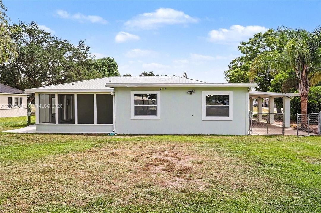 205 E SUGARLAND CIR CLEWISTON, FL 33440