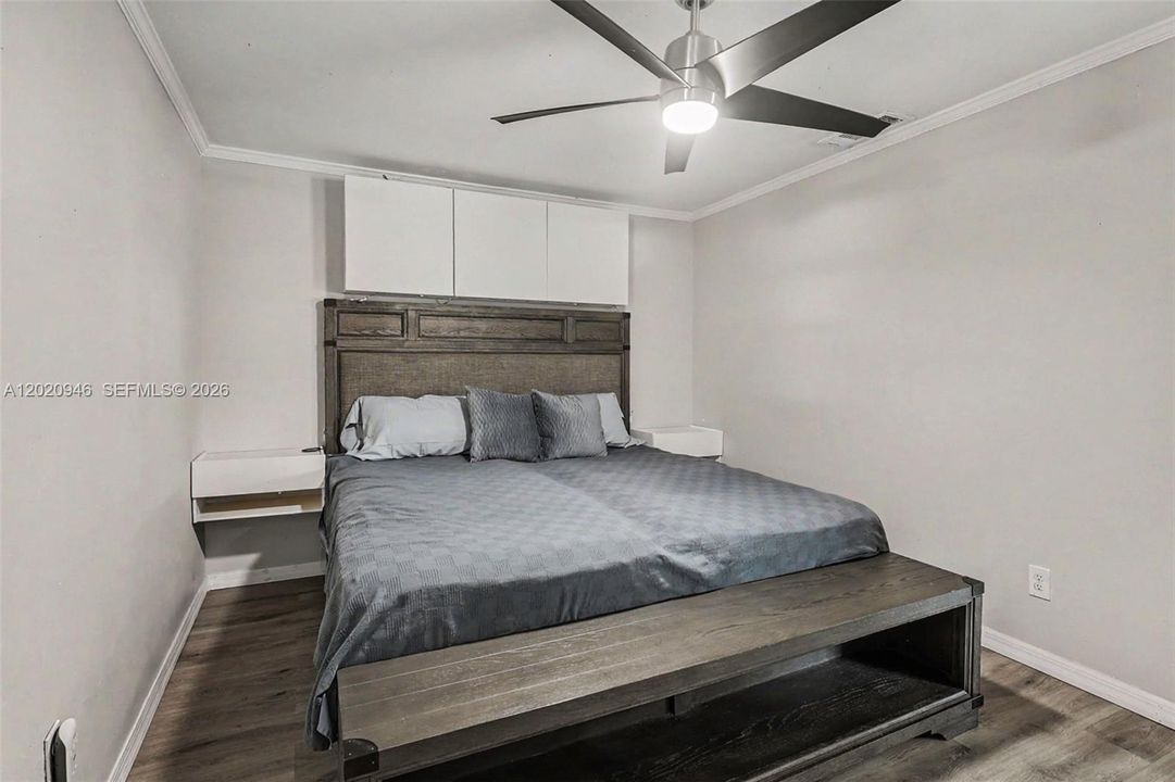 205 E SUGARLAND CIR CLEWISTON, FL 33440
