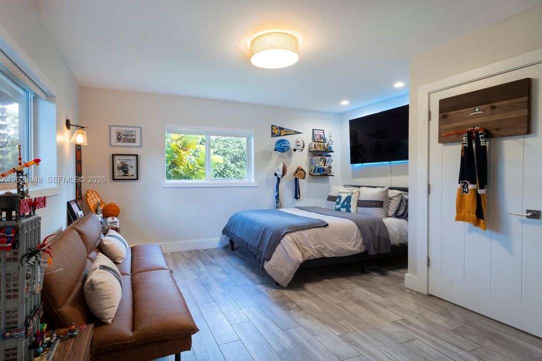 Active With Contract: $1,775,000 (4 beds, 3 baths, 2112 Square Feet)