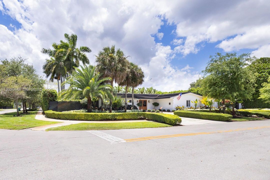 Active With Contract: $1,775,000 (4 beds, 3 baths, 2112 Square Feet)