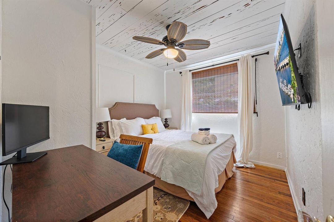 717 Macy St-15