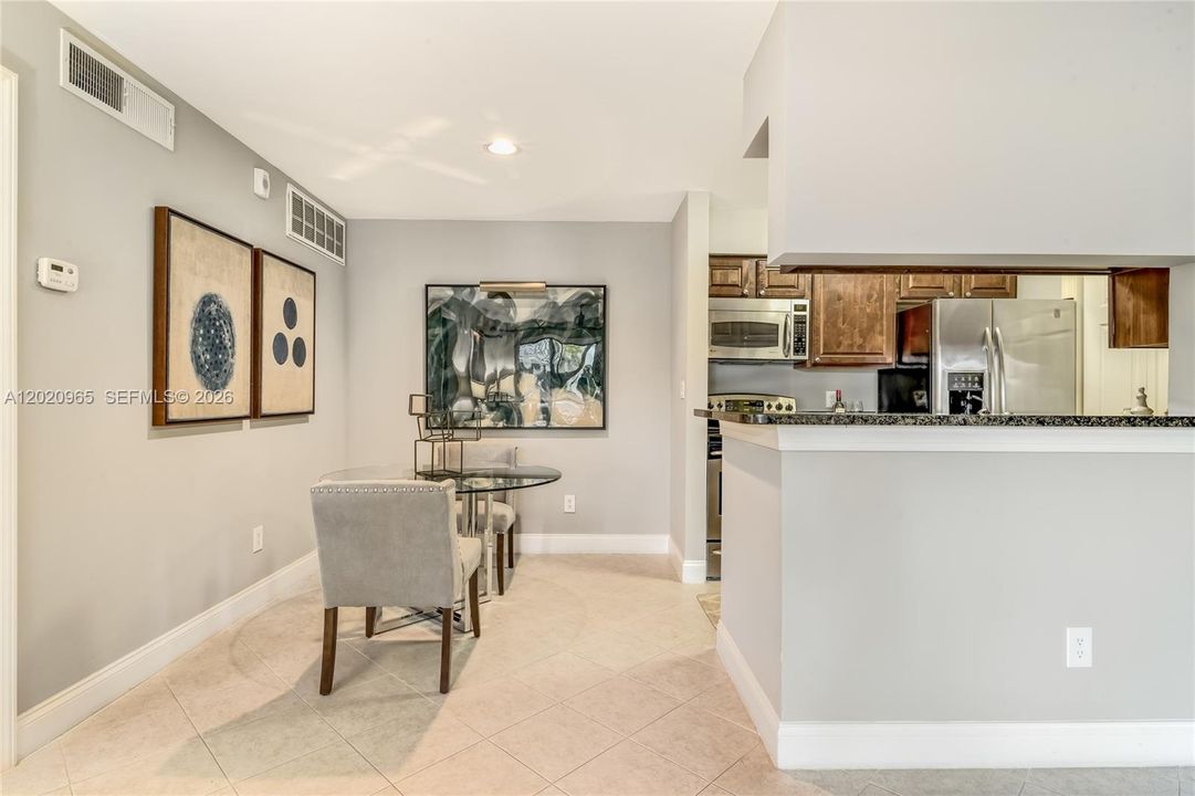 For Rent: $2,670 (2 beds, 2 baths, 1096 Square Feet)