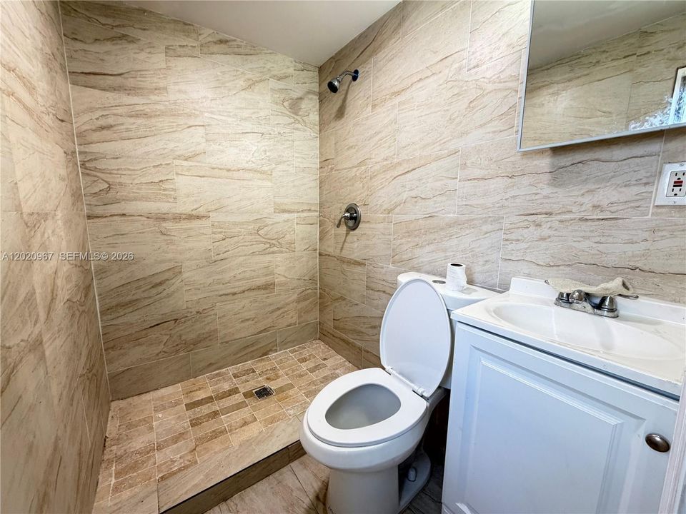 В аренду: $1,200 (0 спален, 1 ванн, 300 Квадратных фут)