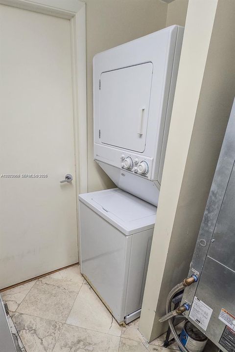 Под контрактом: $7,500 (1 спален, 2 ванн, 1370 Квадратных фут)