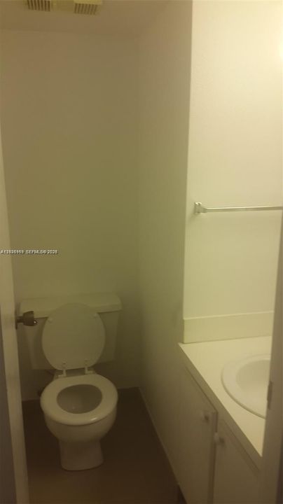 For Sale: $149,900 (1 beds, 1 baths, 695 Square Feet)
