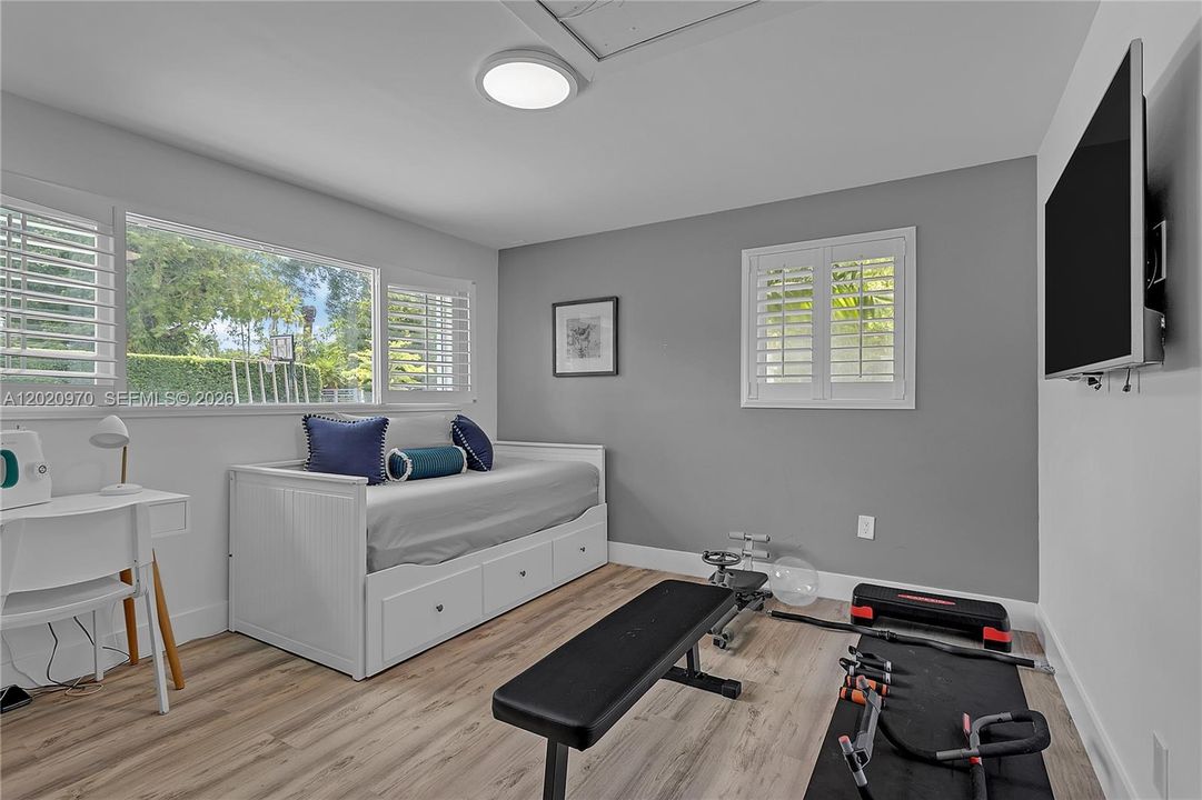 For Sale: $3,250,000 (6 beds, 4 baths, 3316 Square Feet)