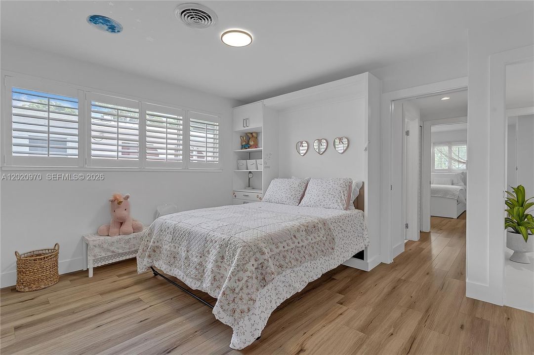 For Sale: $3,250,000 (6 beds, 4 baths, 3316 Square Feet)