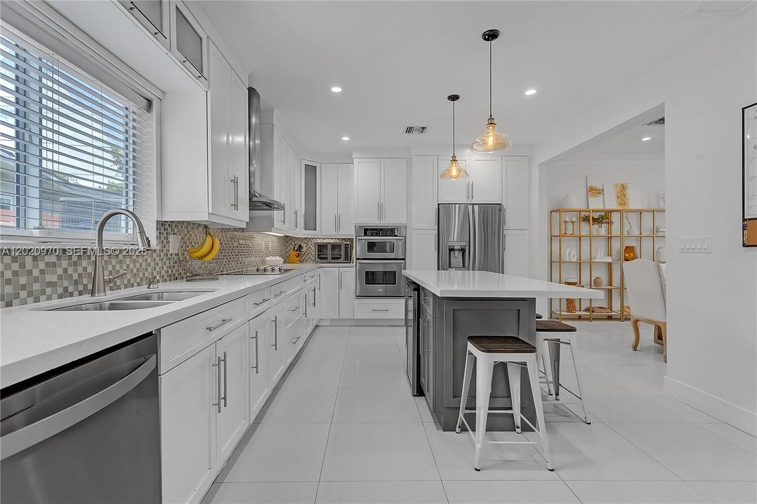 For Sale: $3,250,000 (6 beds, 4 baths, 3316 Square Feet)