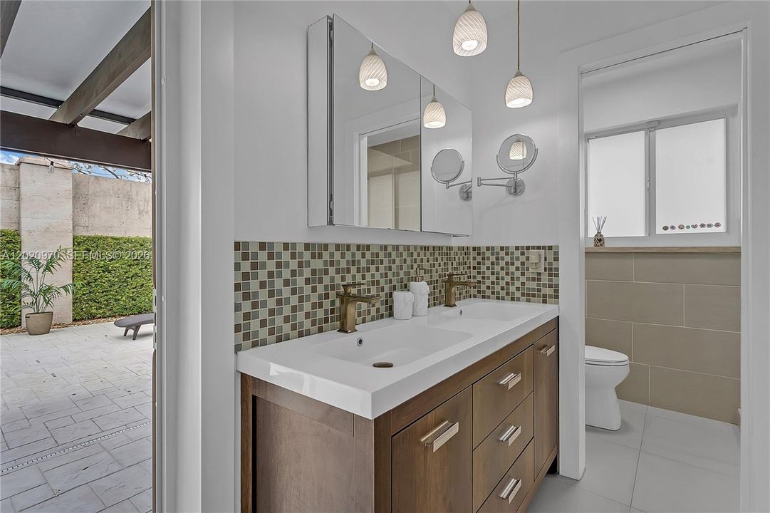 For Sale: $3,250,000 (6 beds, 4 baths, 3316 Square Feet)