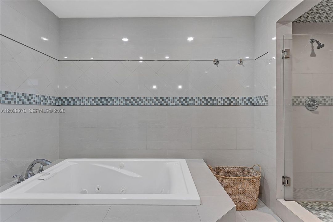 For Sale: $3,250,000 (6 beds, 4 baths, 3316 Square Feet)